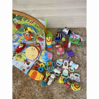 1歳までのおもちゃ(知育玩具)