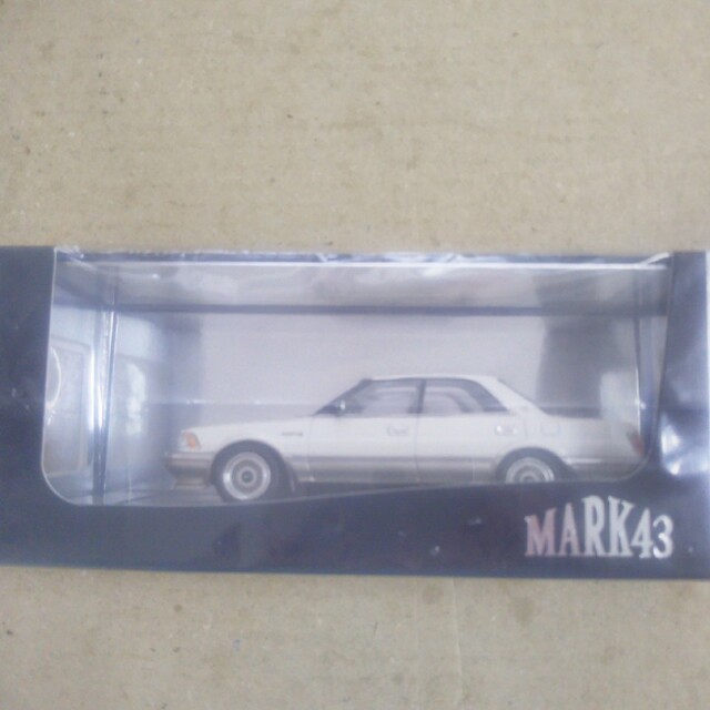 トヨタ - 1/43トヨタクラウン4000ロイヤルサルーンGV8カスタムバージョンホワイトパ