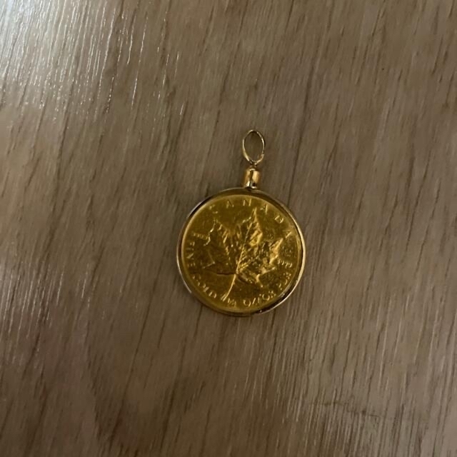 誕生日プレゼント メイプルリーフ ペンダントトップ ネックレス - fanz.io