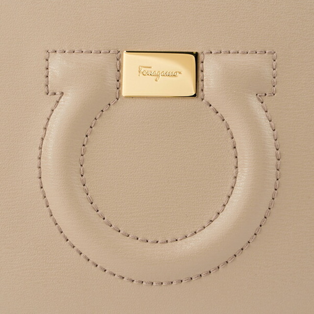 Ferragamo(フェラガモ)の新品 フェラガモ FERRAGAMO 長財布 ジップアラウンドウォレット クミーノ レディースのファッション小物(財布)の商品写真