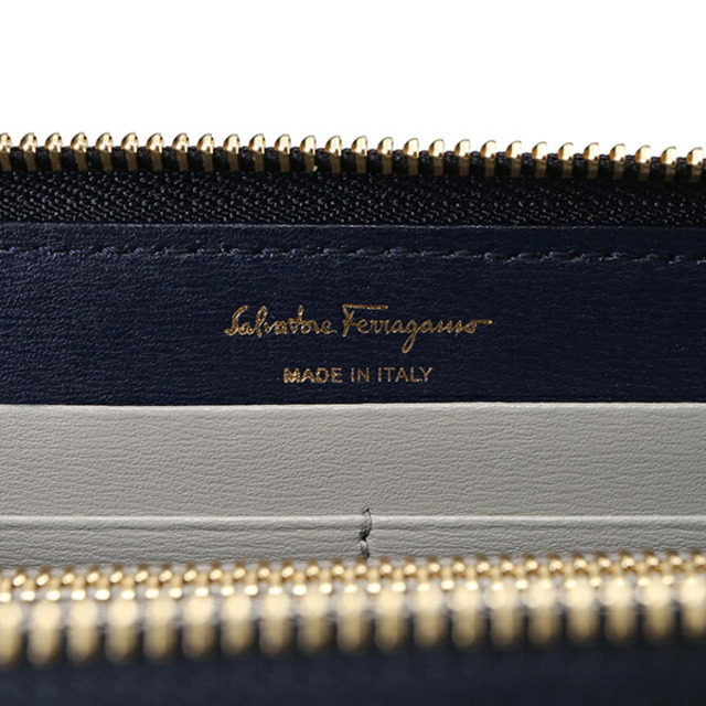 Ferragamo(フェラガモ)の新品 フェラガモ FERRAGAMO 長財布 ジップアラウンドウォレット ネイビー 紺 レディースのファッション小物(財布)の商品写真