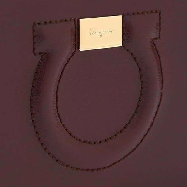 Ferragamo(フェラガモ)の新品 フェラガモ FERRAGAMO 長財布 ジップアラウンドウォレット ワインレッド 赤 レディースのファッション小物(財布)の商品写真