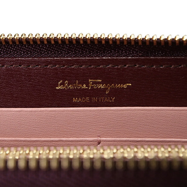 Ferragamo(フェラガモ)の新品 フェラガモ FERRAGAMO 長財布 ジップアラウンドウォレット ワインレッド 赤 レディースのファッション小物(財布)の商品写真
