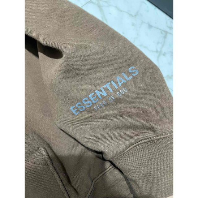 Essential(エッセンシャル)のエッセンシャル　FOG ESSENTIALS FEAR OF GOD パーカー  メンズのトップス(パーカー)の商品写真