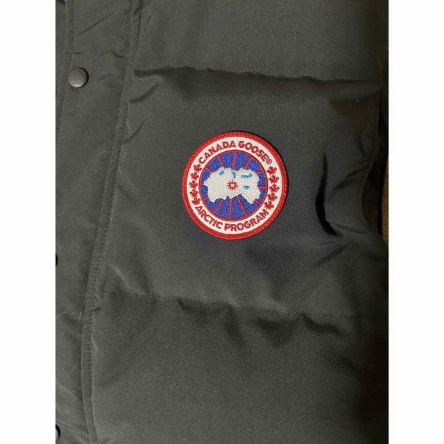 CANADA GOOSE(カナダグース)のCANADA GOOSE カナダグース　ダウンベスト　XL メンズのジャケット/アウター(ダウンベスト)の商品写真