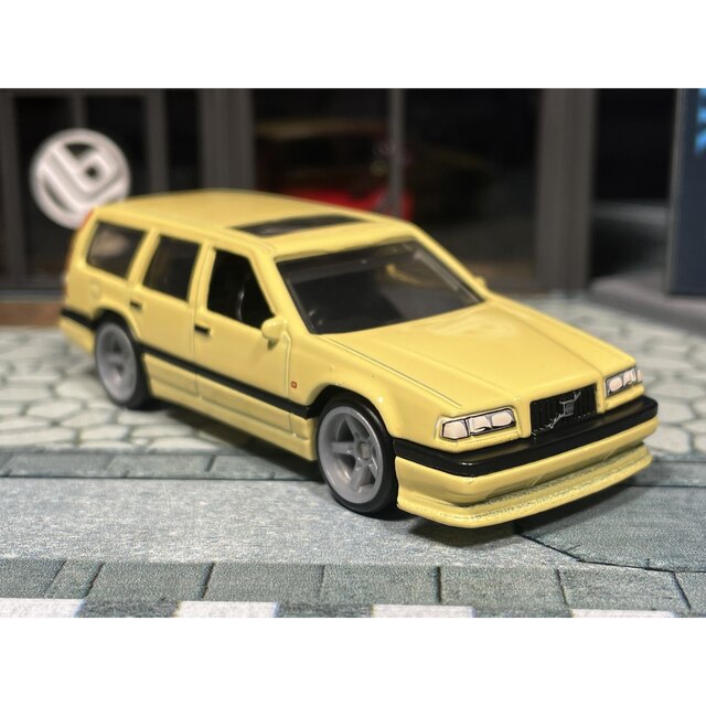 Volvo(ボルボ)のホットウィール 1/64 ボルボ 850 エステート エンタメ/ホビーのおもちゃ/ぬいぐるみ(ミニカー)の商品写真