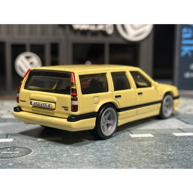 Volvo(ボルボ)のホットウィール 1/64 ボルボ 850 エステート エンタメ/ホビーのおもちゃ/ぬいぐるみ(ミニカー)の商品写真