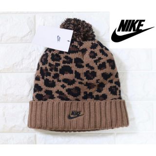 ナイキ(NIKE)のNIKE ナイキ　レディース SW カフド POM フューチュラ ビーニー ニッ(ニット帽/ビーニー)