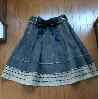 トゥービーシック(TO BE CHIC)のTO BE CHIC トゥービーシック デニム ブラック フレア スカート(ひざ丈スカート)