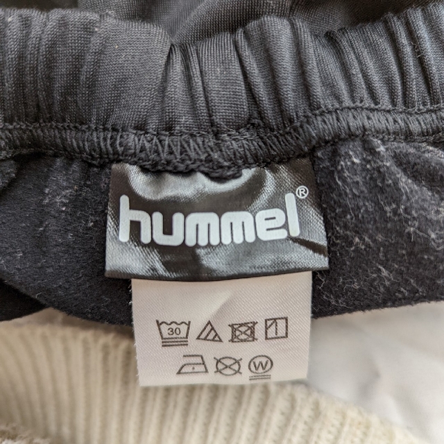 hummel(ヒュンメル)のhummelヒュンメル　キッズ　スパッツ　ブラック　裏起毛　１４０ キッズ/ベビー/マタニティのキッズ/ベビー/マタニティ その他(その他)の商品写真