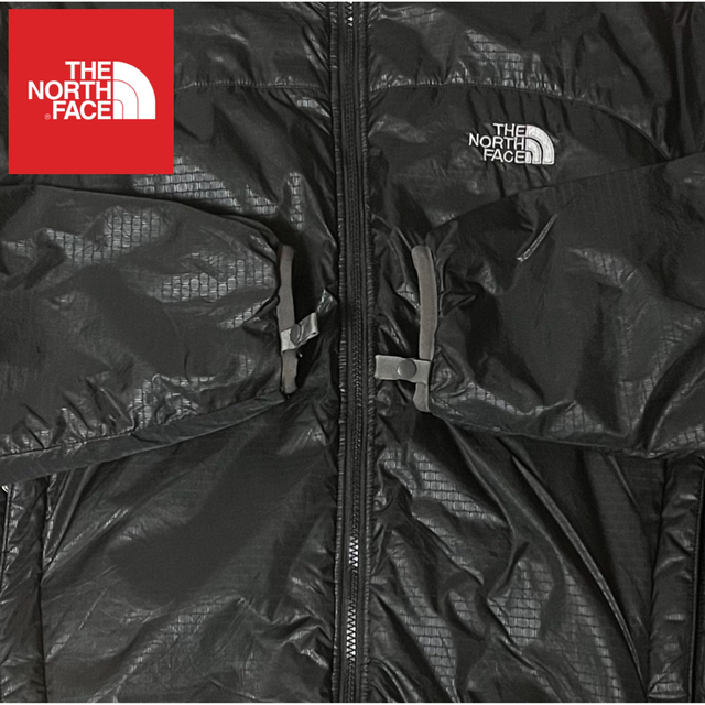 THE NORTH FACE(ザノースフェイス)のノースフェイス ダウンジャケット薄手 ナイロン 刺繍ロゴ ブラック  ホワイト メンズのジャケット/アウター(ナイロンジャケット)の商品写真