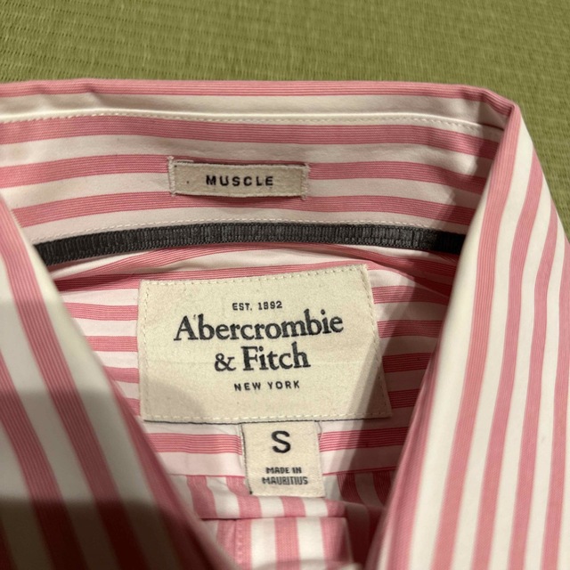 Abercrombie&Fitch(アバクロンビーアンドフィッチ)のワイシャツ　ピンクライン メンズのトップス(シャツ)の商品写真