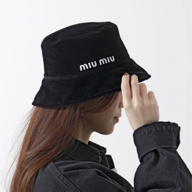 【10/31まで】miumiu 　バケットハット　ベロア　ベルベット バケハ