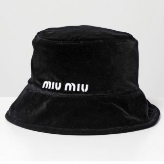 ミュウミュウ(miumiu)の【10/31まで】miumiu 　バケットハット　ベロア　ベルベット バケハ(ハット)