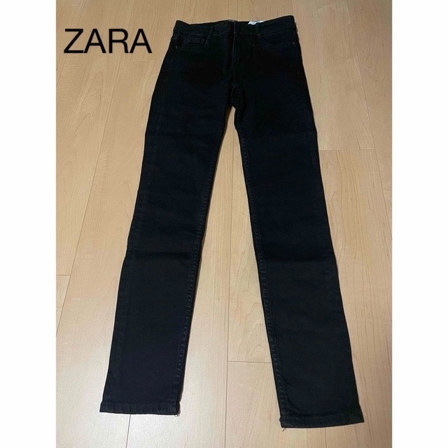 ZARA(ザラ)のZARA パンツ　デニム　新品未使用 レディースのパンツ(デニム/ジーンズ)の商品写真