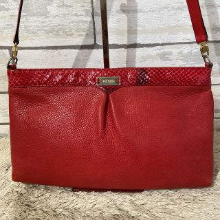 FENDI - フェンディ ショルダーバッグ パイソン レザー レッド赤