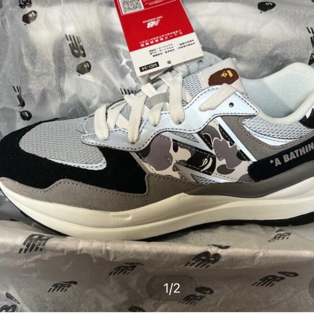 A BATHING APE(アベイシングエイプ)の【新品未使用】BAPE® X NEW BALANCE 5740 グレー 23.0 レディースの靴/シューズ(スニーカー)の商品写真