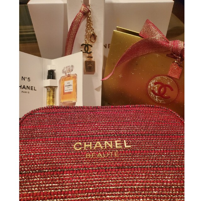 CHANEL ノベルティー⭐ ポーチ&チャーム 格安即決 9287円 www.gold-and ...