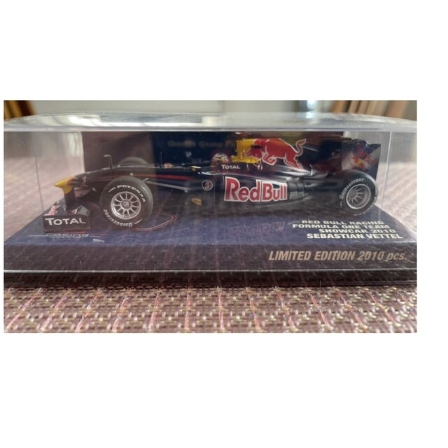 F1 レッドブル セバスチャン ベッテル GP2010台限定 エンタメ/ホビーのおもちゃ/ぬいぐるみ(ミニカー)の商品写真