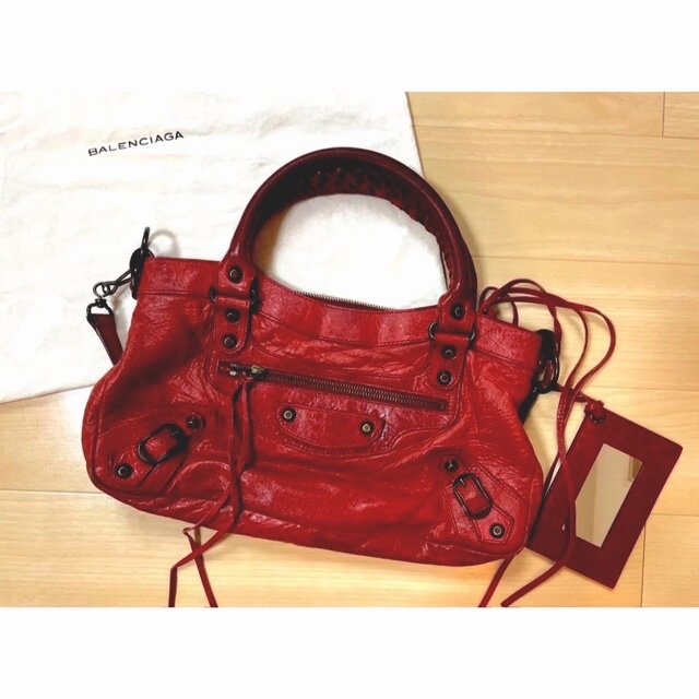 BALENCIAGA ザファースト-