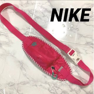 ナイキ(NIKE)のNIKEランニングショルダーバッグ　ランニングバッグ(ショルダーバッグ)