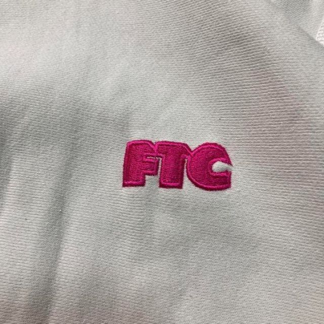 FTC(エフティーシー)のエフティーシー 刺繍ロゴ パーカー Lサイズ メンズのトップス(パーカー)の商品写真