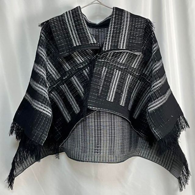 【極美品】2018 ISSEY MIYAKE フリンジ プリーツ ボレロ