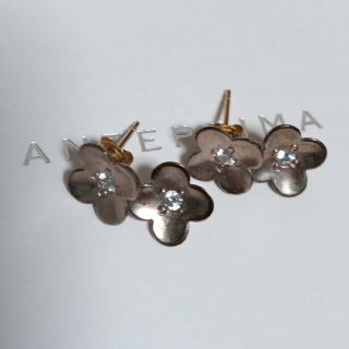 アンテプリマ(ANTEPRIMA)の未使用　ANTEPRIMA　フラワーモチーフピアス　シルバー・18K(ピアス)