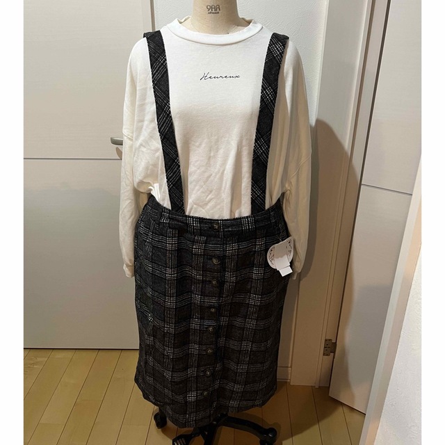 Avail(アベイル)のアベイル☆新品タグ付き　サスツキチェックマエボタンスカート レディースのスカート(ロングスカート)の商品写真