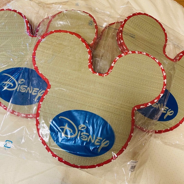 4つセット　ディズニー ミッキー 座布団 新品未使用　Disney