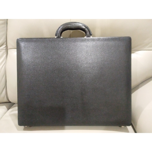 【未使用級】レザーアタッシュケース 本革パイロットケース 黒ビジネスバッグ メンズのバッグ(ビジネスバッグ)の商品写真