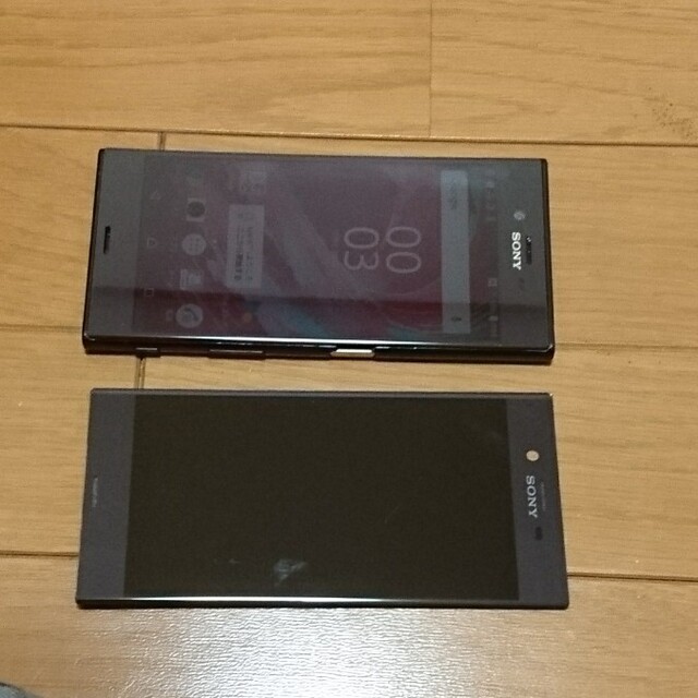 Xperia(エクスペリア)のXPERIA xz と画面パーツ スマホ/家電/カメラのスマートフォン/携帯電話(スマートフォン本体)の商品写真