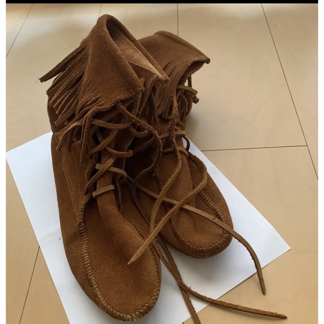 Minnetonka(ミネトンカ)のミネトンカ　フリンジブーツ　25㎝ レディースの靴/シューズ(ブーツ)の商品写真