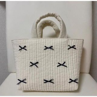 ヌビバッグ♡ハンドメイド♡クリーム色♡リボン付き♡ハンドバッグ♡の