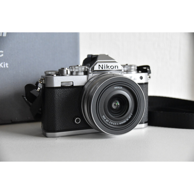 Nikon Zfc 16-50 VR SLレンズキット-