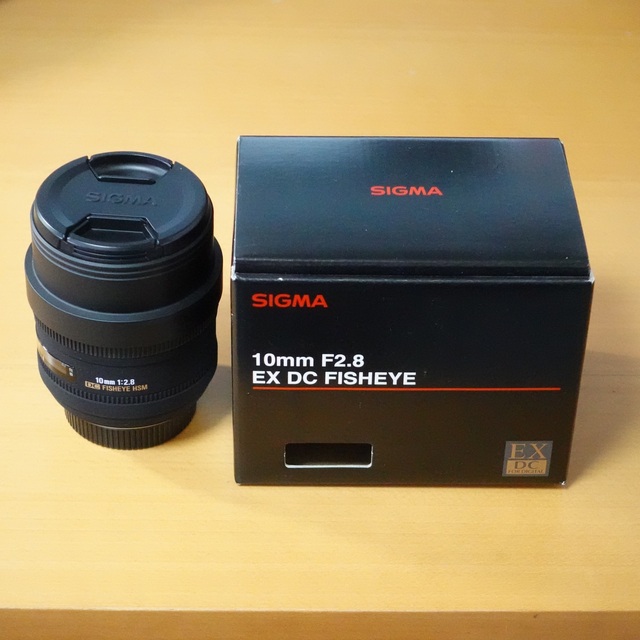 SIGMA(シグマ)の10mm F2.8 EX DC FISHEYE HSM (ﾆｺﾝ用) スマホ/家電/カメラのカメラ(レンズ(単焦点))の商品写真