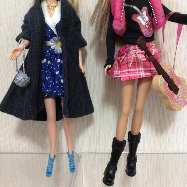 Barbie(バービー)のバービー人形　2体　Barbie   a キッズ/ベビー/マタニティのおもちゃ(ぬいぐるみ/人形)の商品写真