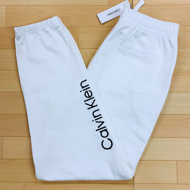 大人気☆Abercrombie【M】胸アイコン袖BIGロゴアップリケ刺繍パーカー