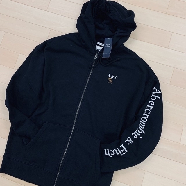 大人気☆Abercrombie【M】胸アイコン袖BIGロゴアップリケ刺繍パーカー