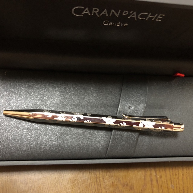 CARAN d'ACHE(カランダッシュ)のカランダッシュ　ボールペン インテリア/住まい/日用品の文房具(ペン/マーカー)の商品写真