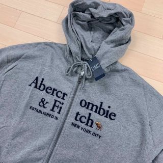 大人気★Abercrombieメンズ胸アイコン袖BIGロゴアップリケ刺繍パーカー