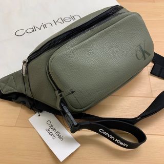 カルバンクライン(Calvin Klein)の☆Calvin Klein 最新作ロゴエンボス加工ユニセックス大型ウエストポーチ(ウエストポーチ)