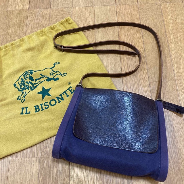 IL BISONTE(イルビゾンテ)のイルビゾンテ♡クロスボディバッグ【ネイビー】 レディースのバッグ(ショルダーバッグ)の商品写真