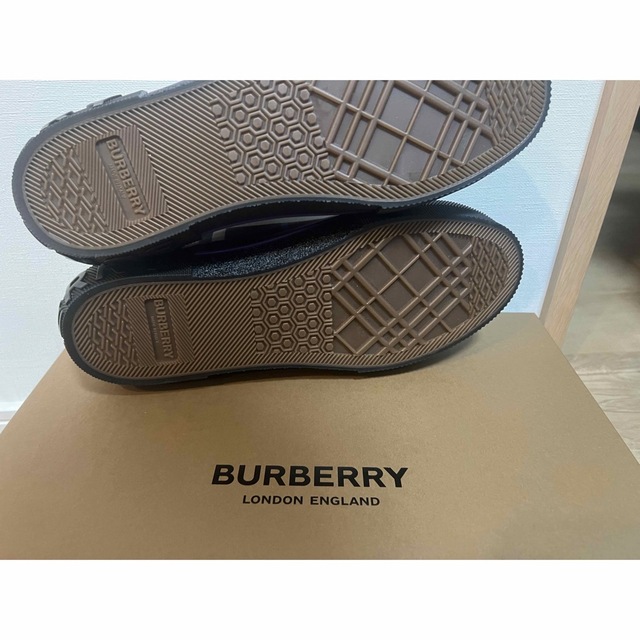 BURBERRY(バーバリー)の新品　バーバリー　ヴィンテージチェックキャンバス　スニーカー　40 メンズの靴/シューズ(スニーカー)の商品写真