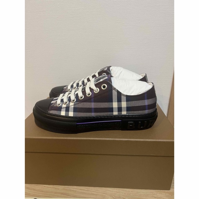 BURBERRY(バーバリー)の新品　バーバリー　ヴィンテージチェックキャンバス　スニーカー　40 メンズの靴/シューズ(スニーカー)の商品写真