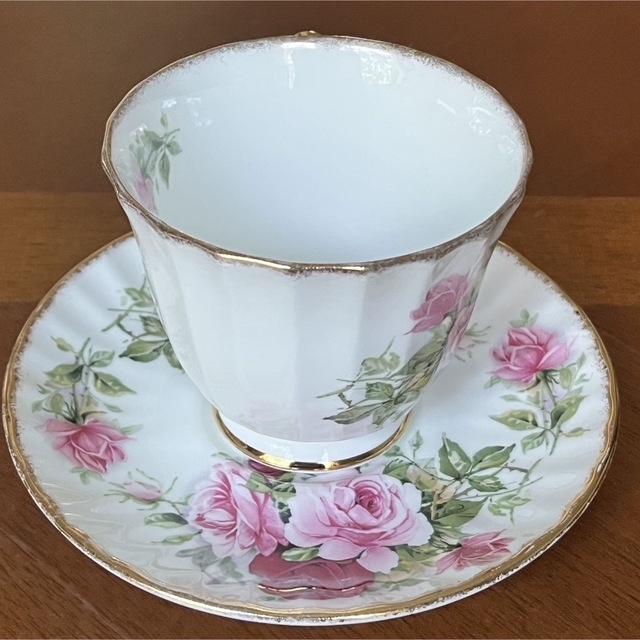 ROYAL ALBERT(ロイヤルアルバート)の【英国ビンテージ】ダッチェス★イングリッシュローズ★C/S  インテリア/住まい/日用品のキッチン/食器(食器)の商品写真