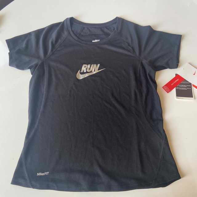 新品タグ付き☆NIKE RUN FIT DRY Tシャツ　黒×シルバー　M | フリマアプリ ラクマ