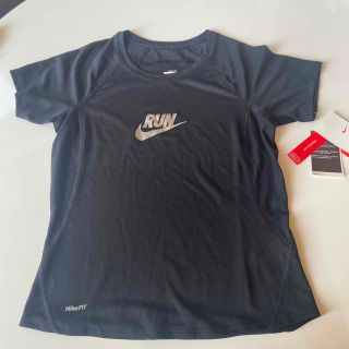 ナイキ(NIKE)の新品タグ付き☆NIKE RUN FIT DRY  Tシャツ　黒×シルバー　M(Tシャツ(半袖/袖なし))