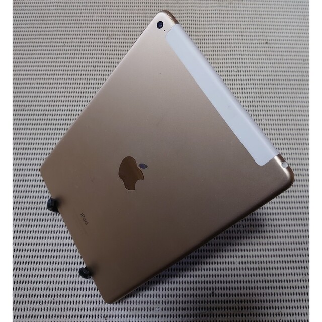 完動品iPad Air2(A1567)本体16GBゴールドDOCOMO送料込 2
