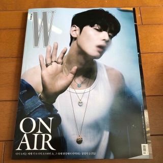 【新品未開封】 ASTRO チャウヌ WKOREA 11月号 Aタイプ(アート/エンタメ/ホビー)